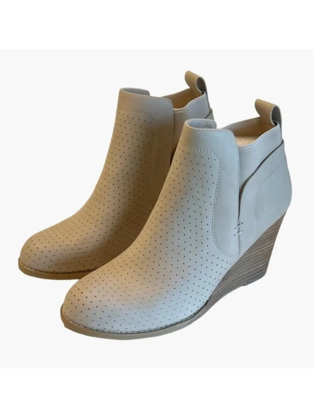 DV by Dolce Vita Women's Gerdy Bootie Beige Vegan Leather Size 7.5 NWT